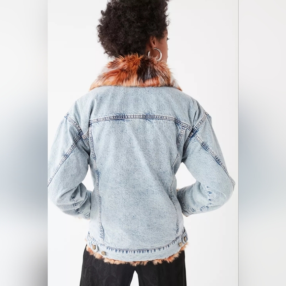 Urban Outfitters Faux Fur Lined Denim Trucker Jacket Size XS - Picture 4 of 13